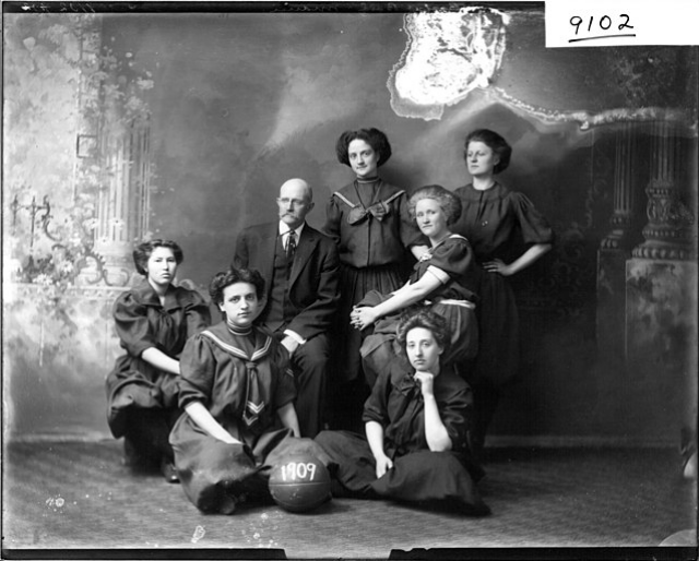 Miami University Women’s Basketball Team 1909